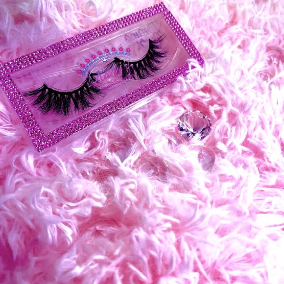 Drama Queen Lashes - Picture 1 of 1